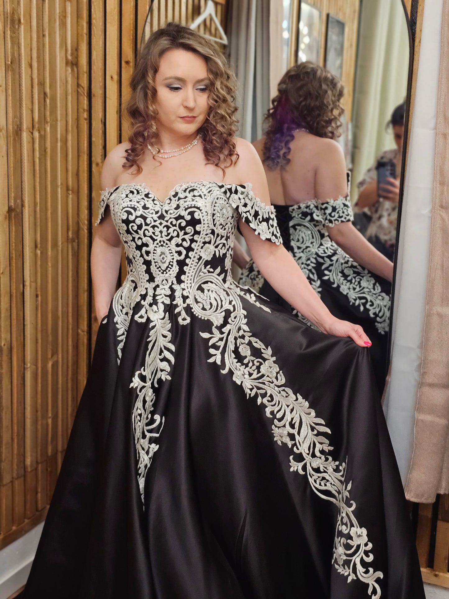 Raven's Embrace size 14