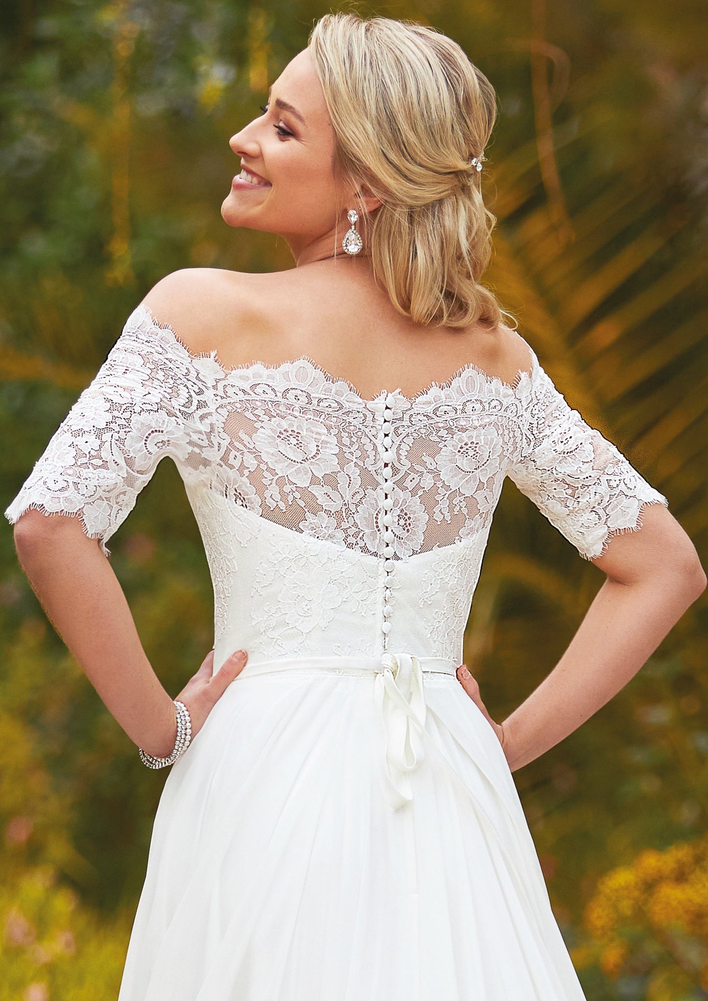 Elegant Classic Simple Boho Chic Aline Off the Shoulder 3/4 Sleeve Wedding Dress Bridal Gown Train Open Back Chiffon Skirt Romantic Style