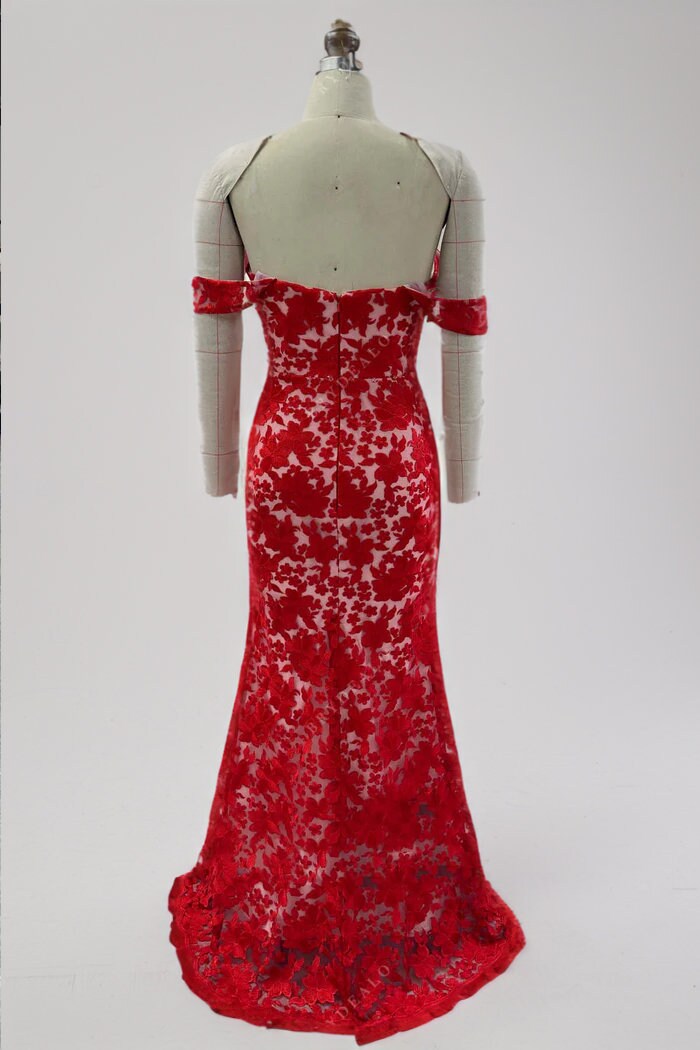 Elegant Red Lace and Satin Wedding Dress Bridal Gown with Off-Shoulder Detail and Detachable Overskirt Sweetheart Neck Open Back