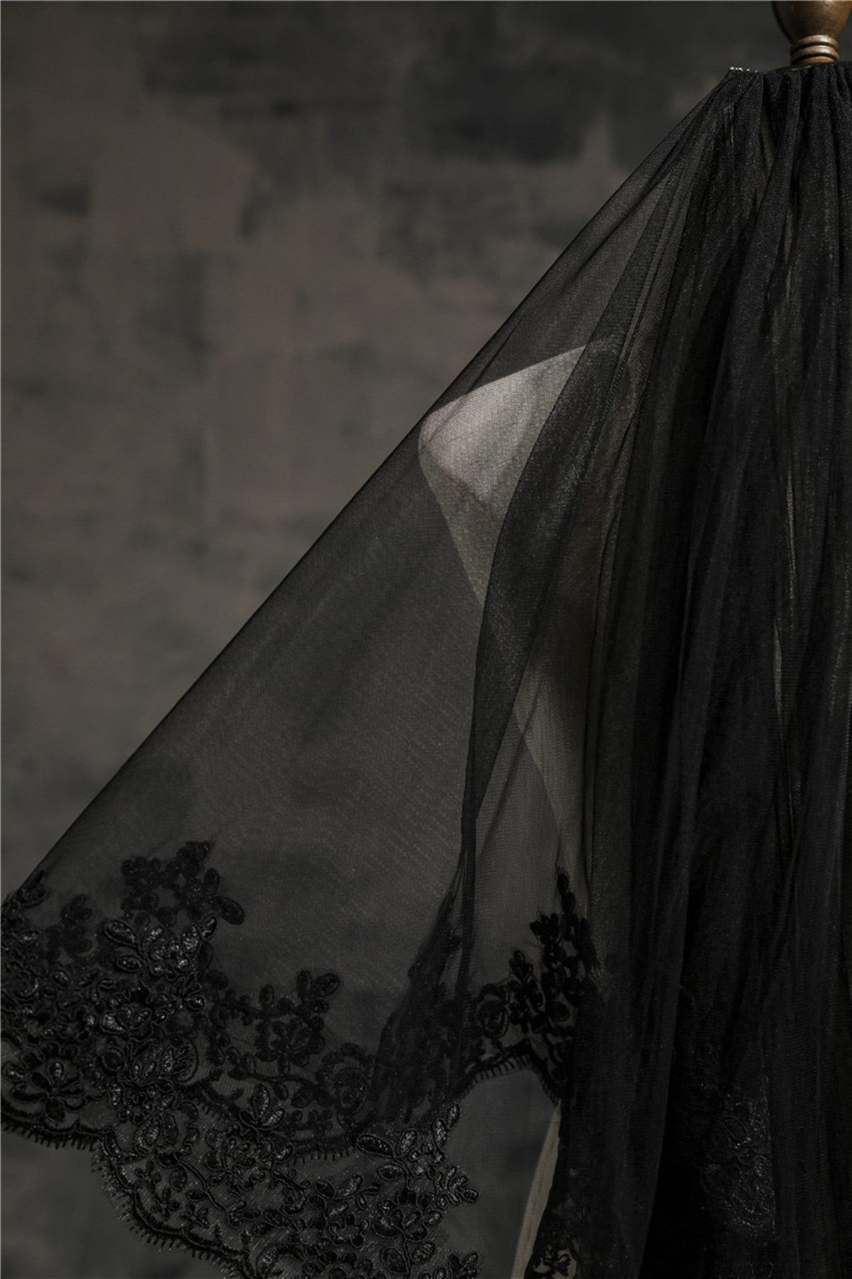 Unconventional Gothic Black Bridal Veils SoftTulle Fingertip Wedding Veil Luxury 3 feet Lace Edge 2 Tiers