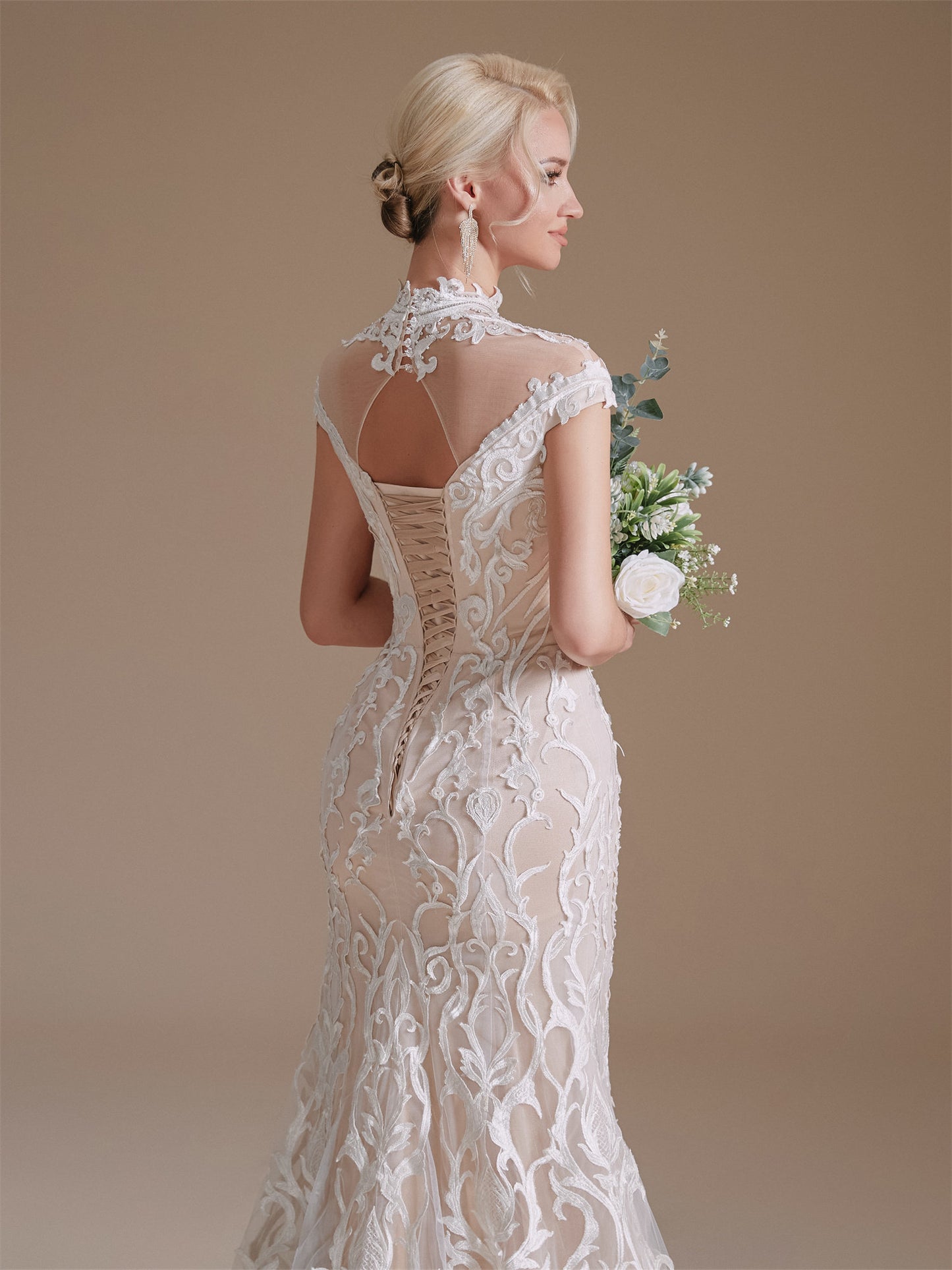 Beautiful Vintage Lace Sheath Wedding Dress Bridal Gown Short Cap Sleeves High Lace Collar Corset Back Short Lace Train