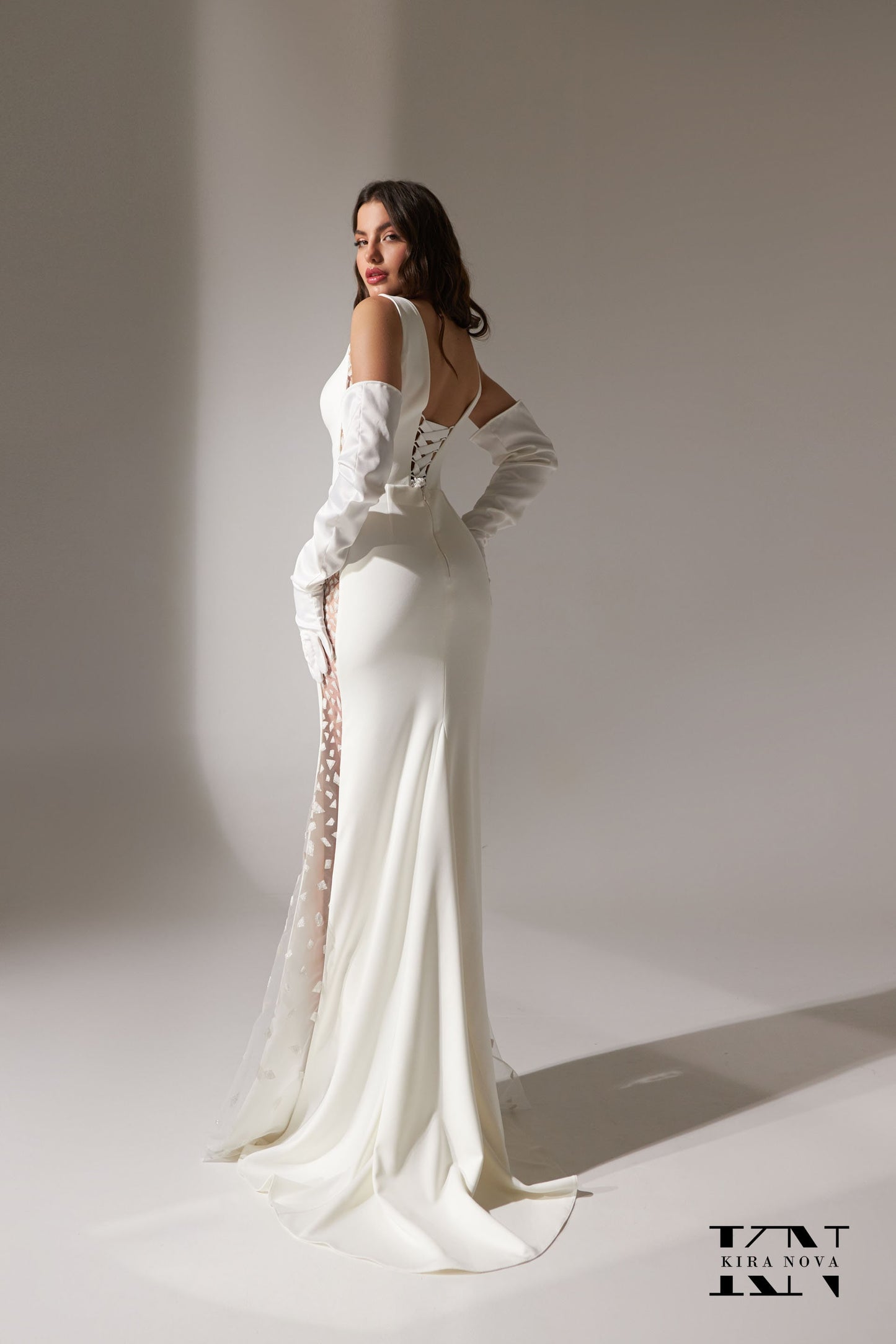 Unique Sexy Fitted Sheath Sleeveless Open Sheer Sides V neckline Short Train Wedding Dress Bridal Gown Ivory Polka Dot