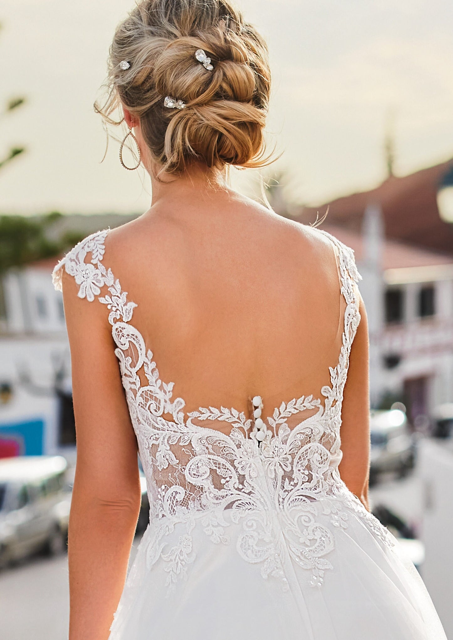 Beautiful Classic ALine Short Cap Sleeves Sweetheart Neckline Wedding Dress Bridal Gown Train Open Back Lace Bodice Tulle Skirt Timeless