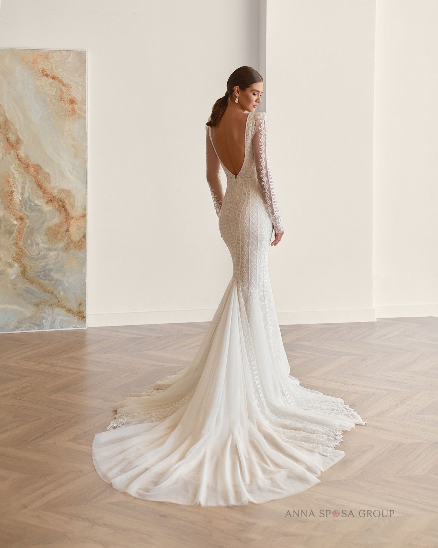 Beautiful Vintage Inspired Long Illusion Lace Sleeves Illusion Deep V Neckline Fitted Mermaid Trumpet Wedding Dress Bridal Gown with Train