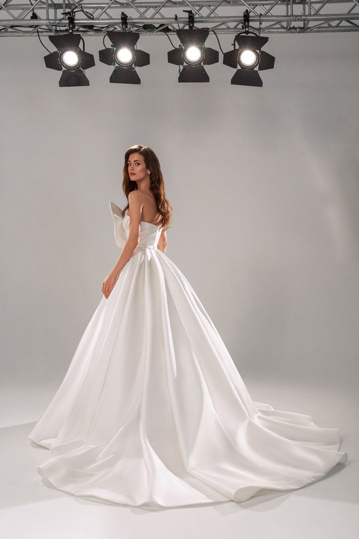 Luxury Ball Gown Mikado Wedding Dress Bridal Gown Full Skirt Minimlist Design Simple Classic Sleeveless Strapless Open Back Sweetheart Neck