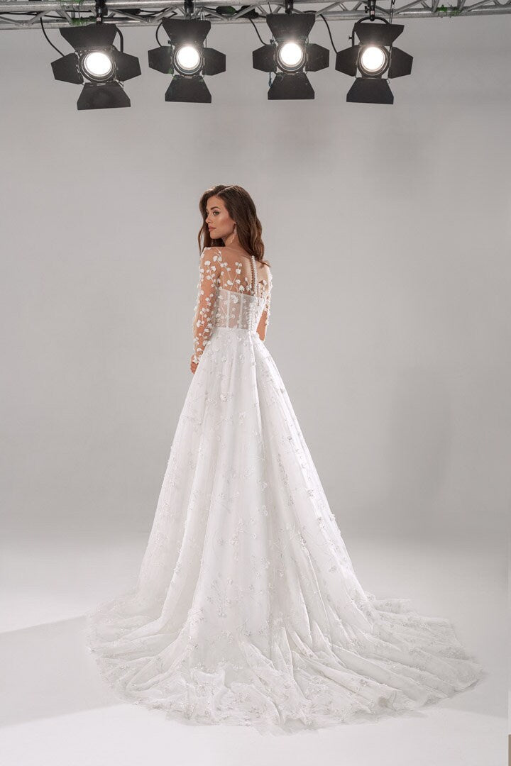 Unique Romantic Design Floral Lace Aline Wedding Dress Bridal Gown Long Illusion Sleeve 3D Flowers Sweetheart Neckline Bustier Button Back