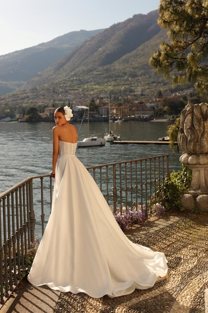 Aline Sleeveless Strapless Gathered Side Slit Wedding Dress Bridal Gown Backless Design Embelished Bodice with Train Satin Fabric Sweetheart