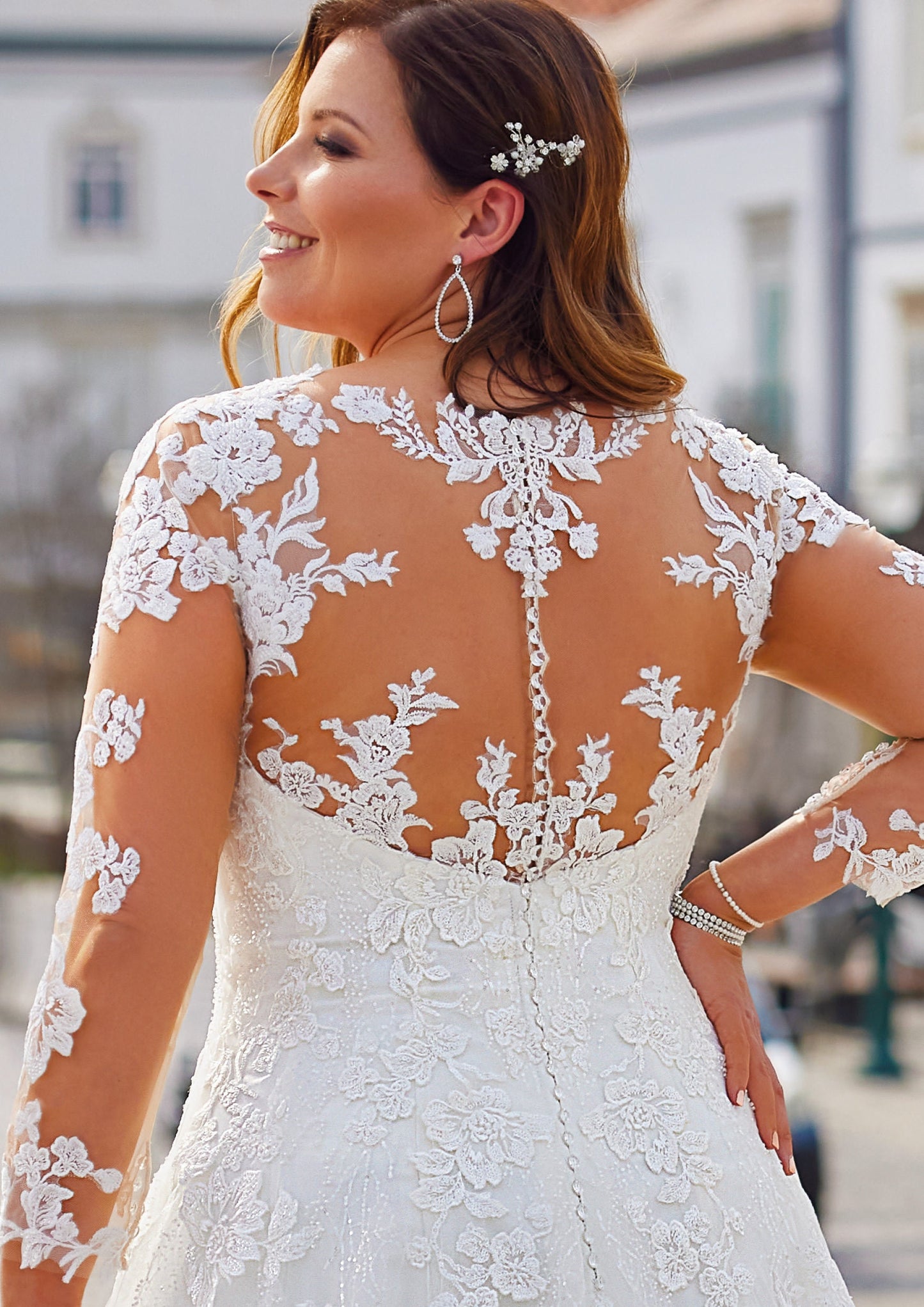 Romantic Aline Wedding Dress Bridal Gown Long Illusion Lace Sleeves Stunning Sweetheart Neckline Translucent Lace Panel Back Tattoo Lace