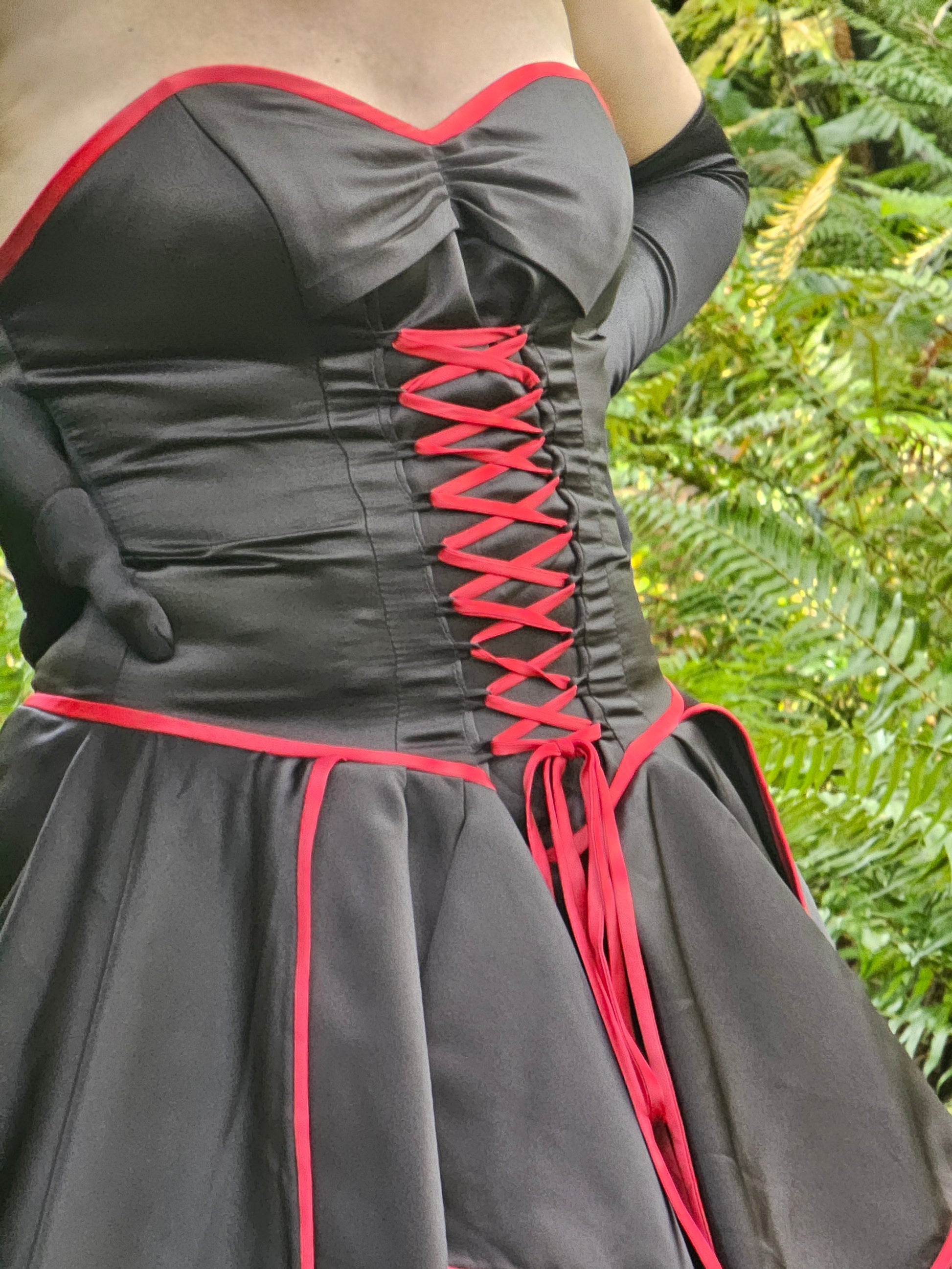 Scarlet Whisper Gothic Pirate Renaissance Wedding Dress Black or Ivory Alternative Bridal Gown A & M Enterprises Bridal Scarlet Whisper Gothic Pirate Renaissance Wedding Dress Black or Ivory Alternative Bridal Gown A & M Enterprises Bridal