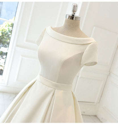 Vintage Satin Boat Neck Lace Up A-line Long Wedding Dresses Court Train Marriage Bridal Gowns