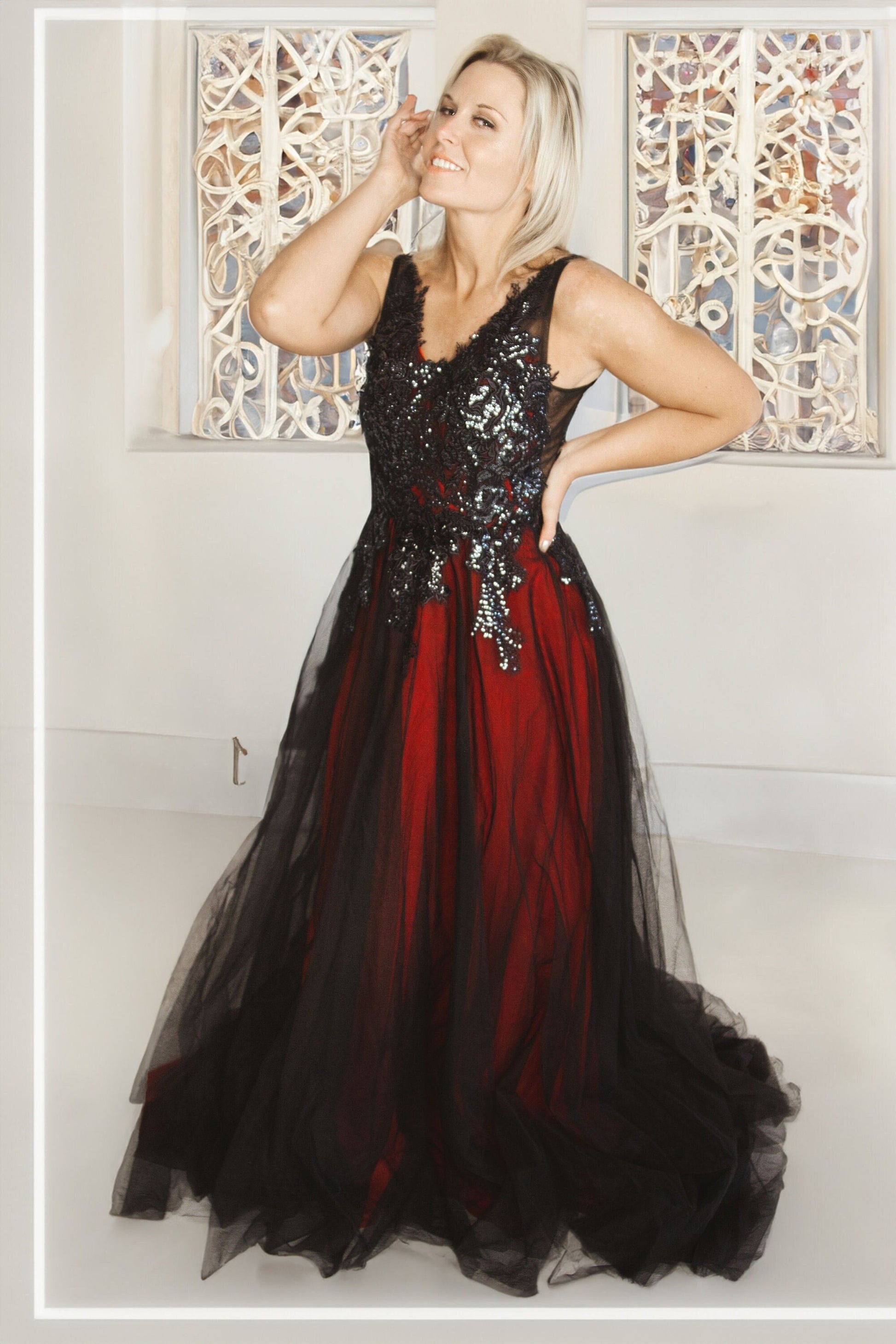 Gothic Red and Black Sequined Lace ALine Sleeveless Tulle Wedding Dress Bridal Gown Sleeveless Open Back Short Train Plus Size V Neck