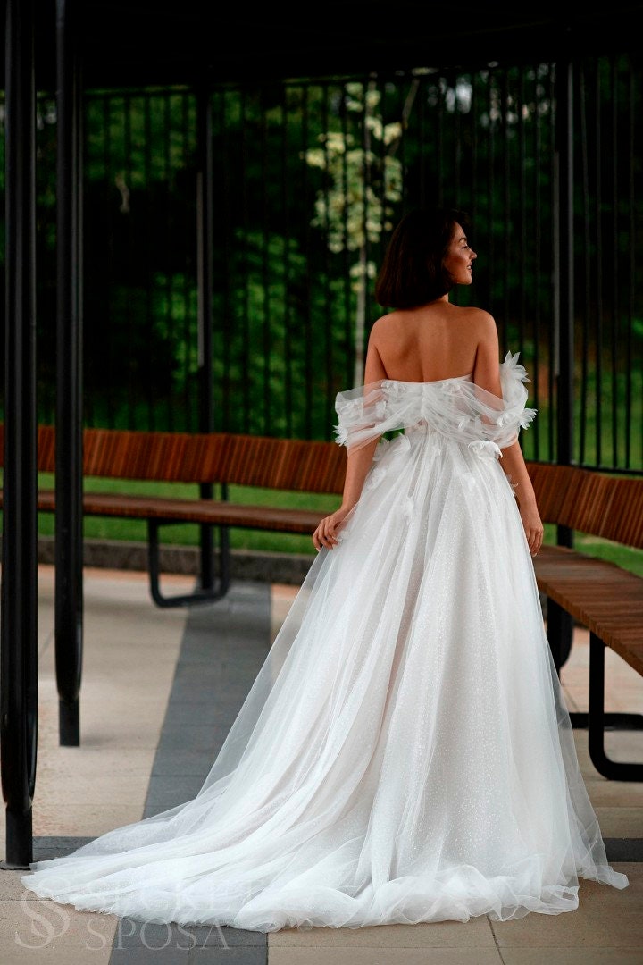 Unique Wedding Dress Bridal Gown Aline Open Back Off The Shoulder Sleeves Sweetheart Neck Sparkle Full Layered Skirt 3D Flowers Train