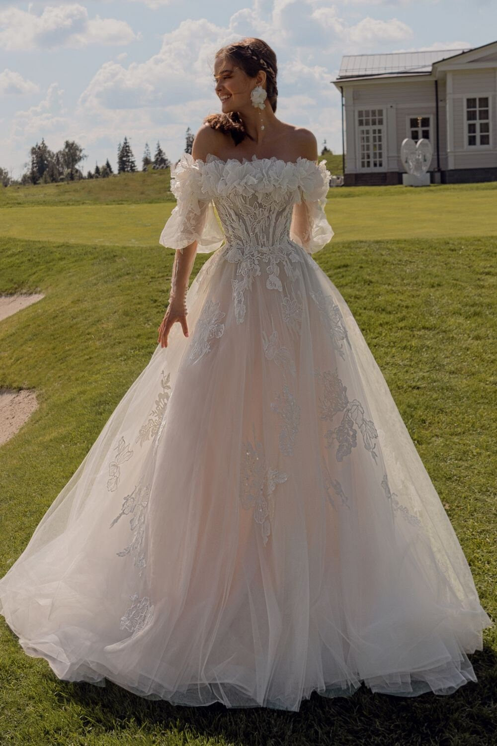 Modern Style Detachable Off the Shoulder Long Puff Sleeves Lace Wedding Dress Bridal Gown Aline Floral Lace Sleeveless Strapless Train
