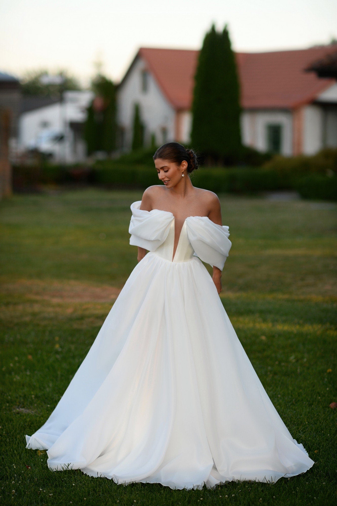 Modern Deep V Plunge Neckline Ball Gown Wedding Dress Bridal Gown Ivory Off The Shoulder No Lace Minimalist Style Corset Back