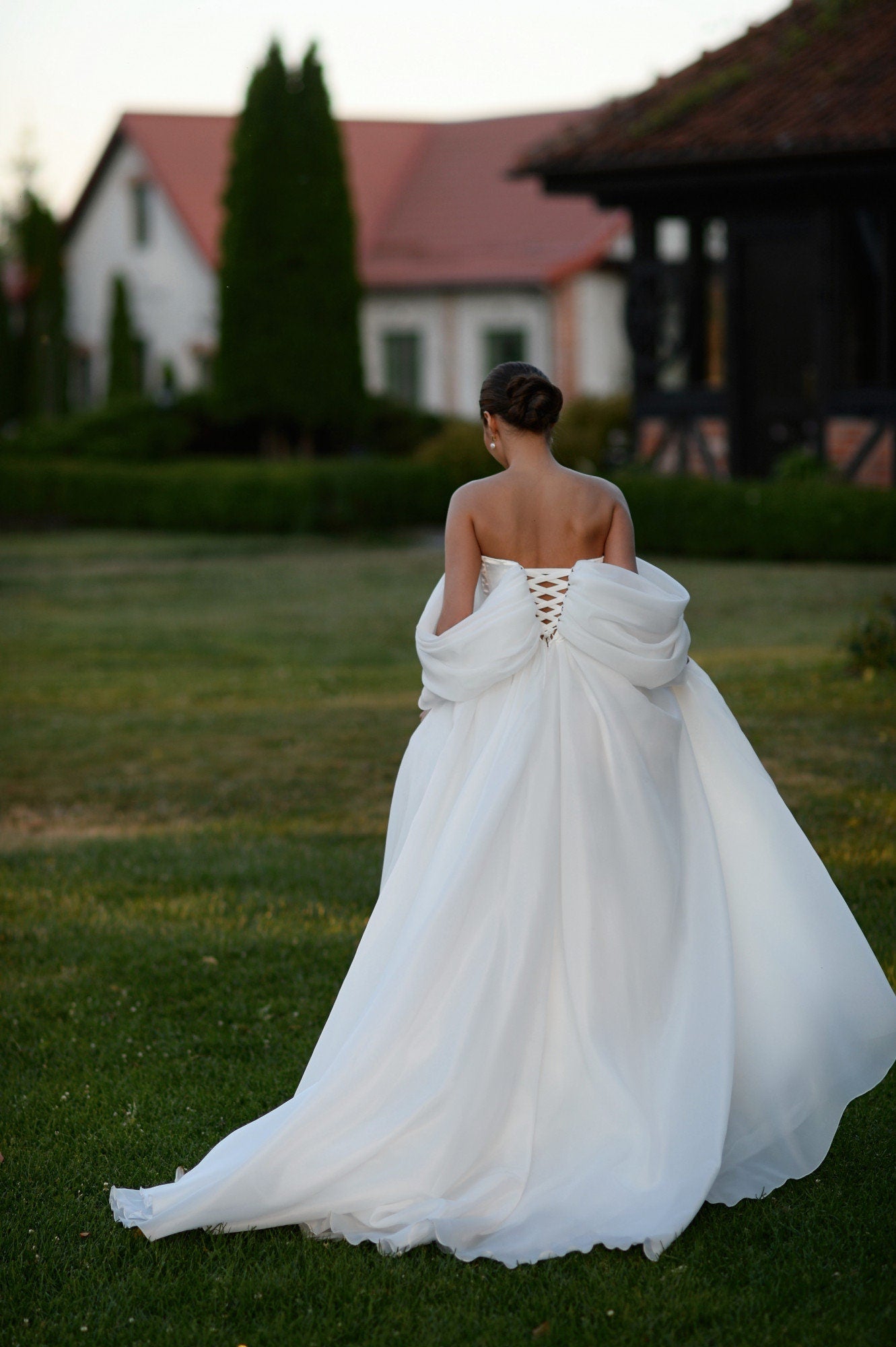 Modern Deep V Plunge Neckline Ball Gown Wedding Dress Bridal Gown Ivory Off The Shoulder No Lace Minimalist Style Corset Back