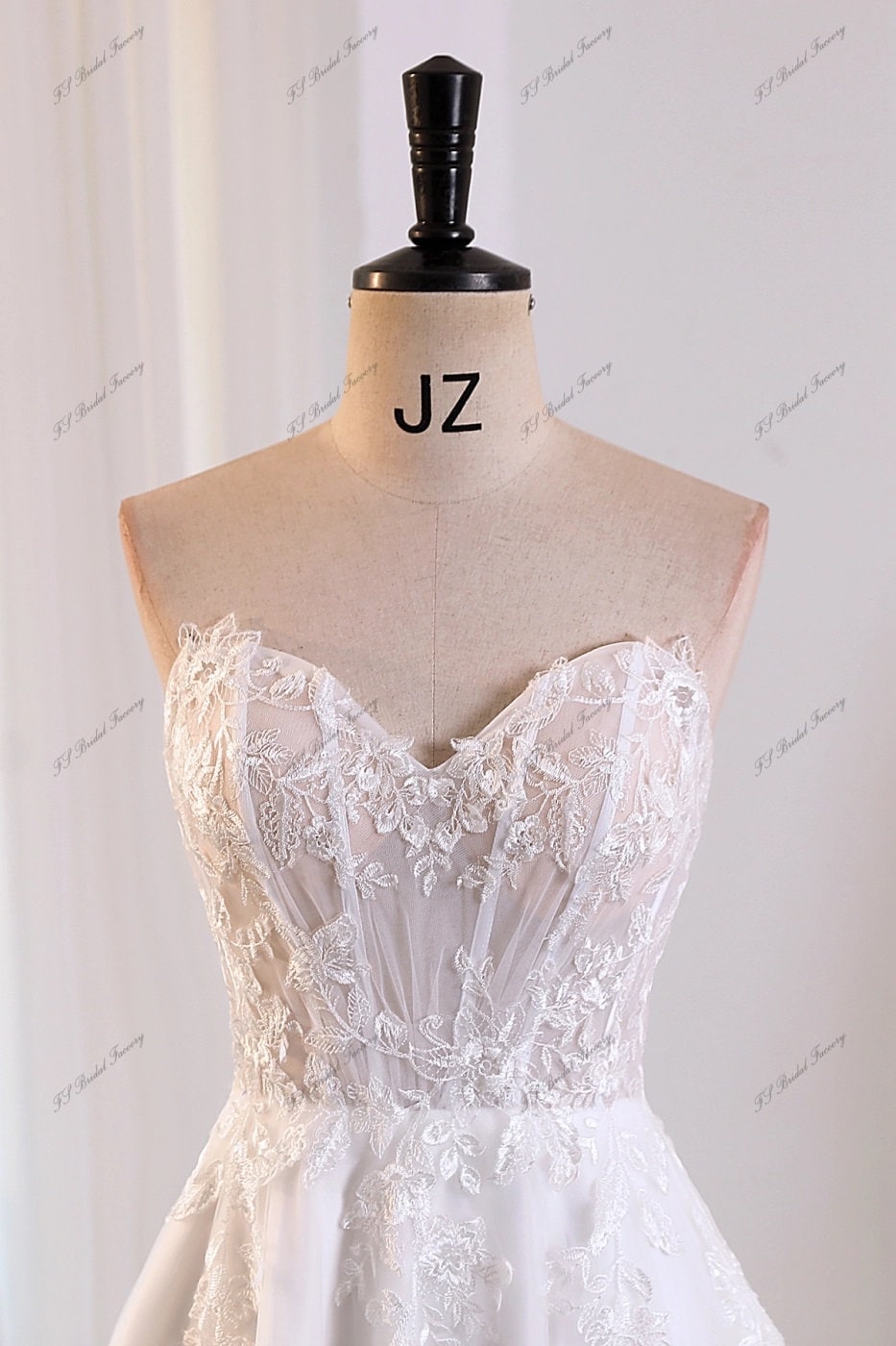 A-line Wedding Gown With Sweetheart Neckline And High Side Split Sleeveless Bridal Gown Strapless Backless Design