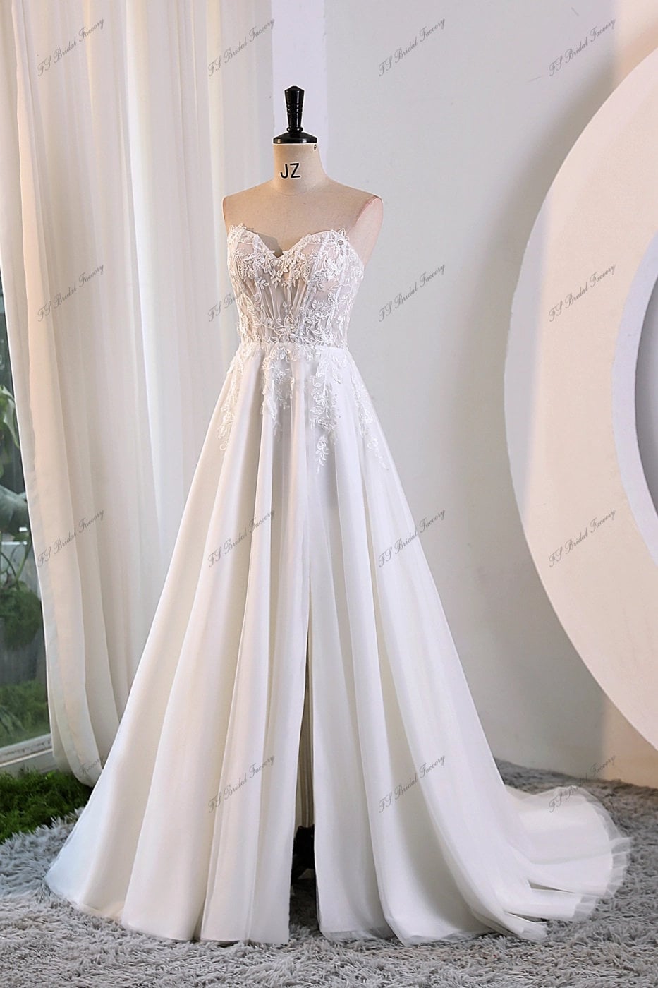 A-line Wedding Gown With Sweetheart Neckline And High Side Split Sleeveless Bridal Gown Strapless Backless Design