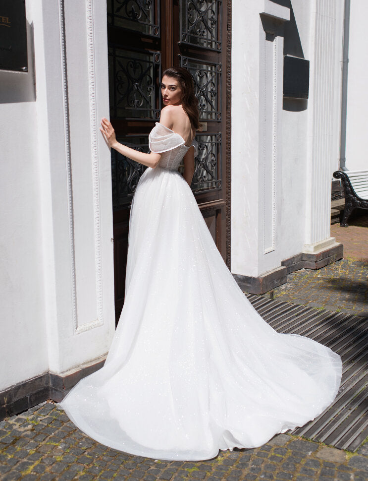 Stunning Off-Shoulder Wedding Dress with Puff Sleeves and Beaded Corset Bodice - Elegant Tulle A-Line Bridal Gown for Fairytale Weddings