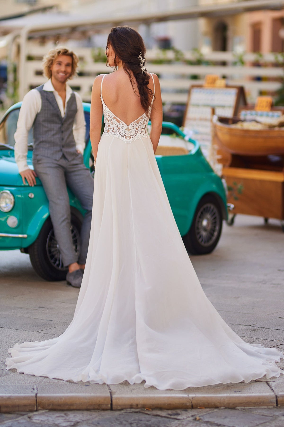 Boho Chic Plunge V-Neck A-Line Wedding Dress with Spaghetti Straps and Lace Bodice Bridal Gown