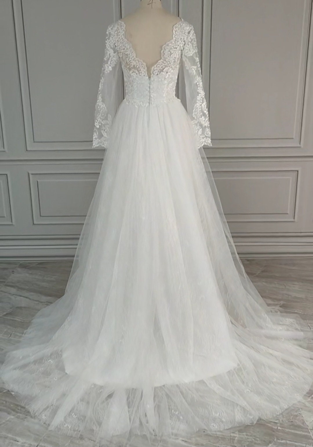 Classic Aline Design Wedding Dress Bridal Gown Long Sleeves V Neckline Custom Made with Tulle Train