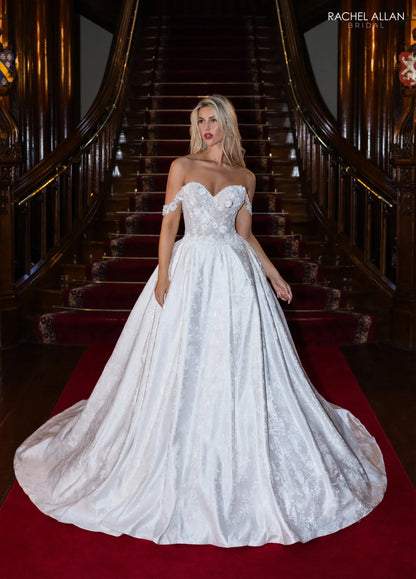 Timeless and luxurious Size 16