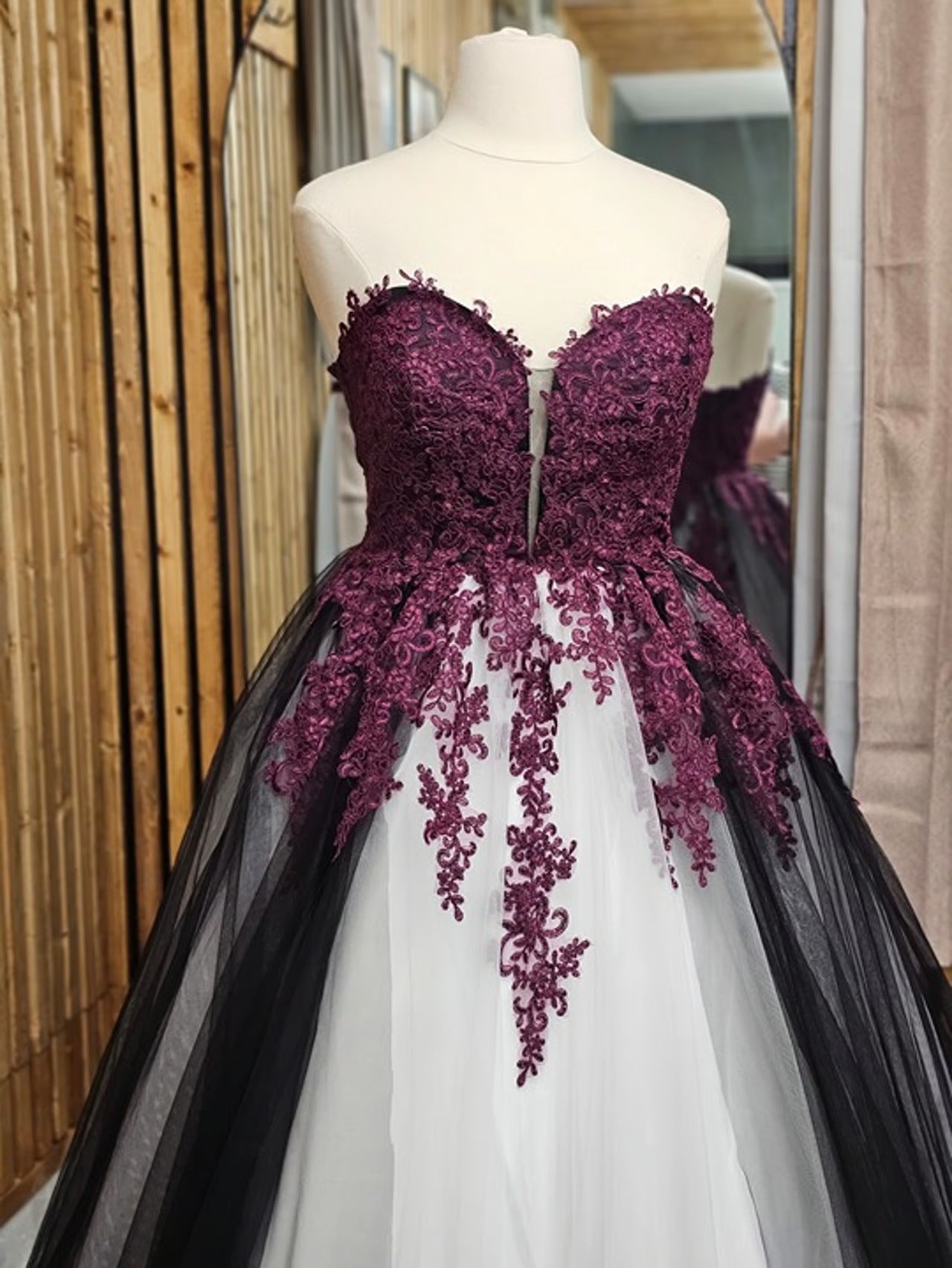 Alternative Wedding Dress Bridal Gown Full Aline Sleeveless Strapless Size 14