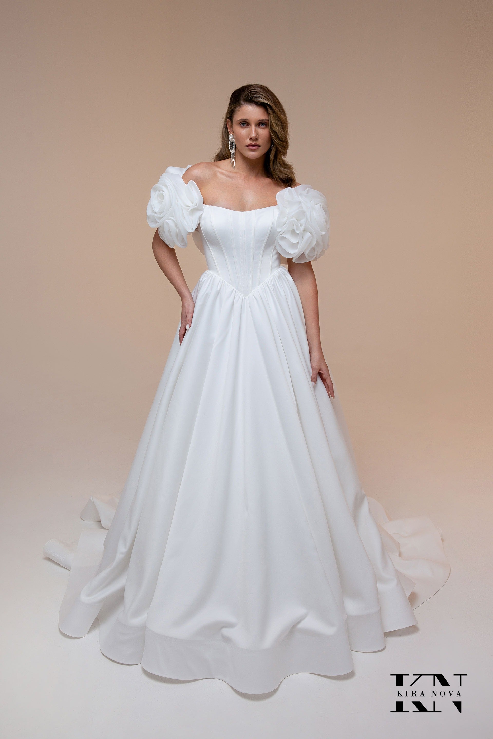 Adell wedding dress with detachable 3D Puff sleeves – Kira Nova