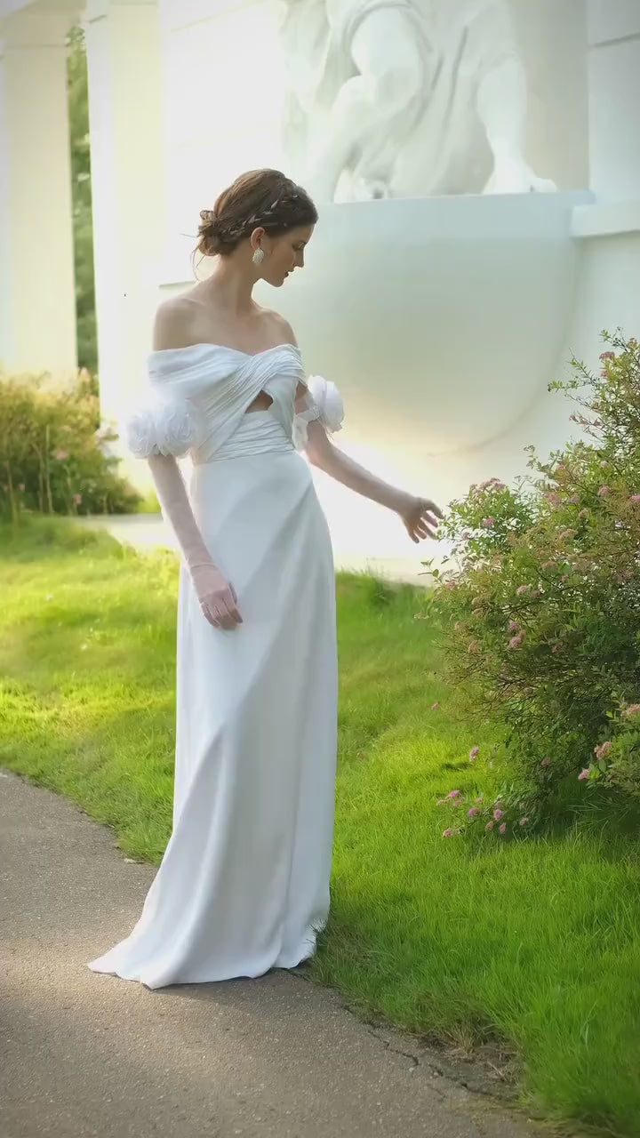 Classic Simple Sheath Style Off the Shoulder Open Back Wedding Dress Bridal Gown Minimalist with Train Unique Design Sweetheart Neckline