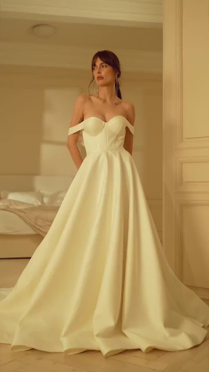 Elegant Aline Wedding Dress Bridal Gown Bustier Bodice Sweetheart Neckline Off The Shoulder Straps Full Skirt Long Train Minimalist Style