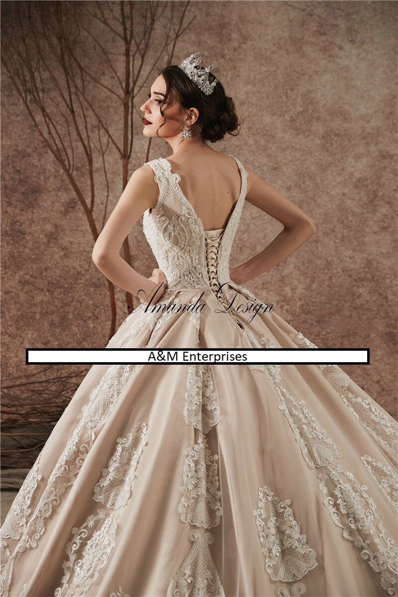 Beautiful Luxury Ball Gown Sleeveless Lace Appliqued Champagne Luxury Wedding Dress Bridal