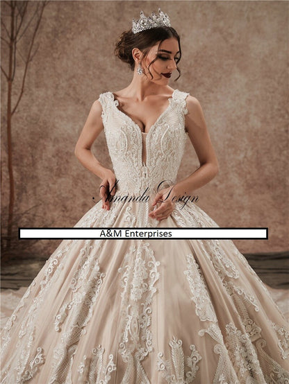 Beautiful Luxury Ball Gown Sleeveless Lace Appliqued Champagne Luxury Wedding Dress Bridal