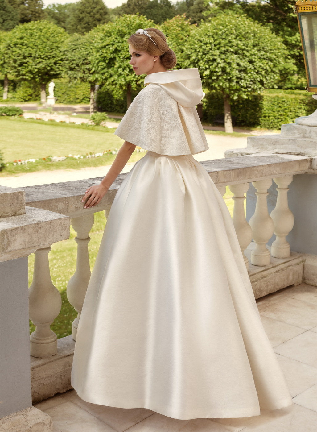 Simple Short Bridal Wedding Bolero Cape Lined with Satin with Thick Mikado Hood
