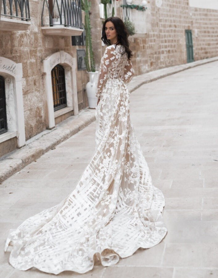 Beautiful Lace Aline Long Puff Lantern Bishop Sleeve Wedding Dress Bridal Gown Plus Size Modest Ivory