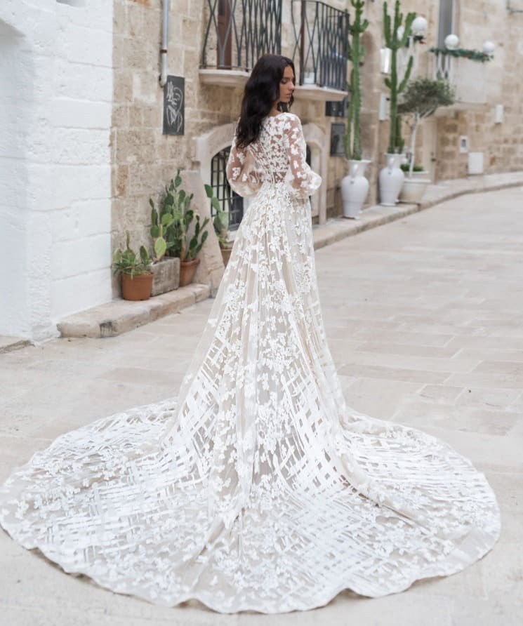 Beautiful Lace Aline Long Puff Lantern Bishop Sleeve Wedding Dress Bridal Gown Plus Size Modest Ivory
