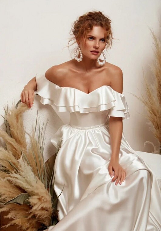 Slinky Boho ALine Off The Shoulder Open Back Sleeveless Strapless Exposed Shoulders Wedding Dress Bridal Gown Simple Minimalist