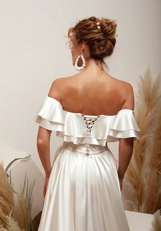Slinky Boho ALine Off The Shoulder Open Back Sleeveless Strapless Exposed Shoulders Wedding Dress Bridal Gown Simple Minimalist