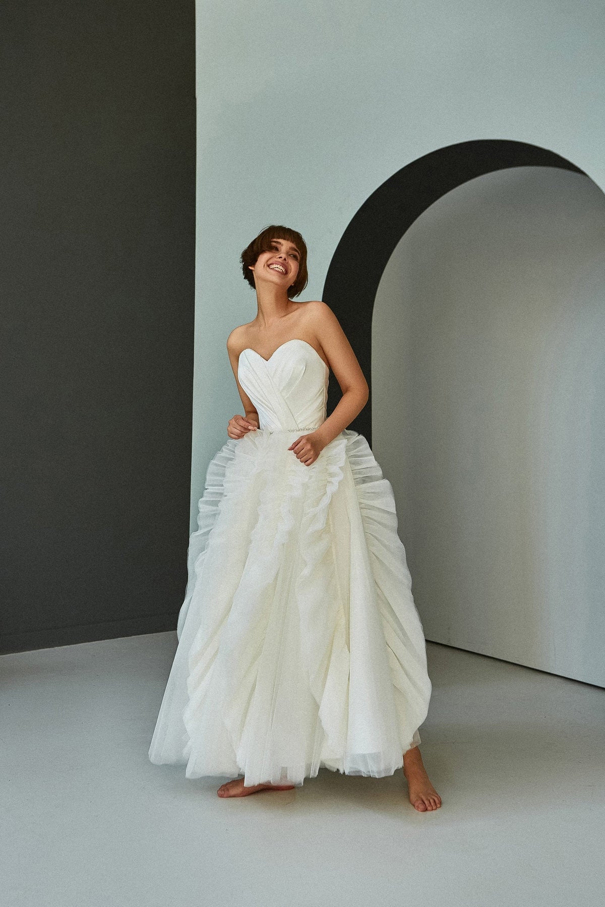Sleeveless Strapless Sweetheart Open Back Full Fluffy Aline Silk Satin Short Wedding Dress Bridal Gown Ankle Length
