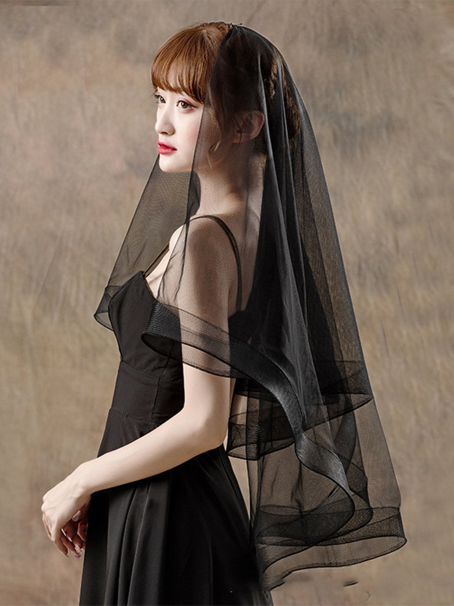 Unconventional Gothic Black Bridal Veils Soft Tulle Fingertip Wedding Veil Luxury 5 feet Horsehair Edge