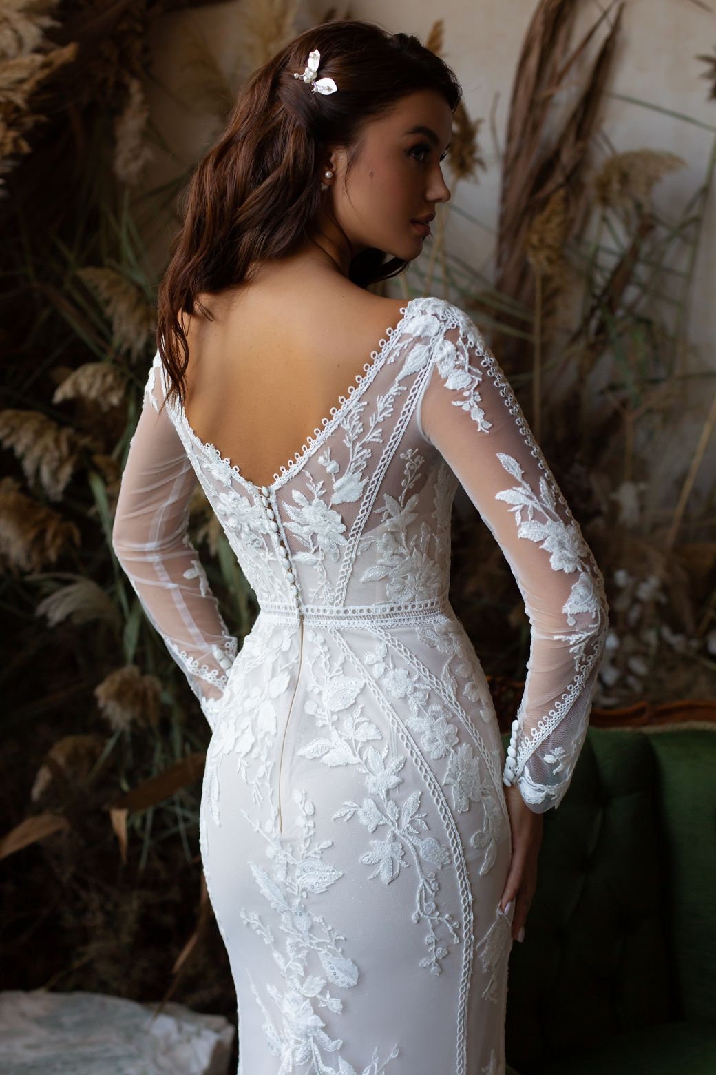 Boho Lace Long Sleeve Fitted V Neck Sheath Fit and Flare Wedding Dress Bridal Gown Contrasting Colors with Train