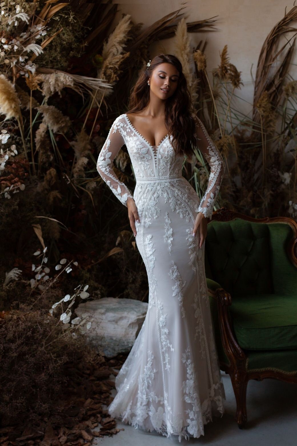 Boho Lace Long Sleeve Fitted V Neck Sheath Fit and Flare Wedding Dress Bridal Gown Contrasting Colors with Train