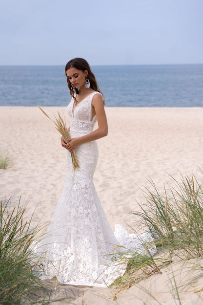 Beautiful All Over Lace Sleeveless Boho Fitted Fit and Flare Mermaid Open V Back Wedding Dress Bridal Gown