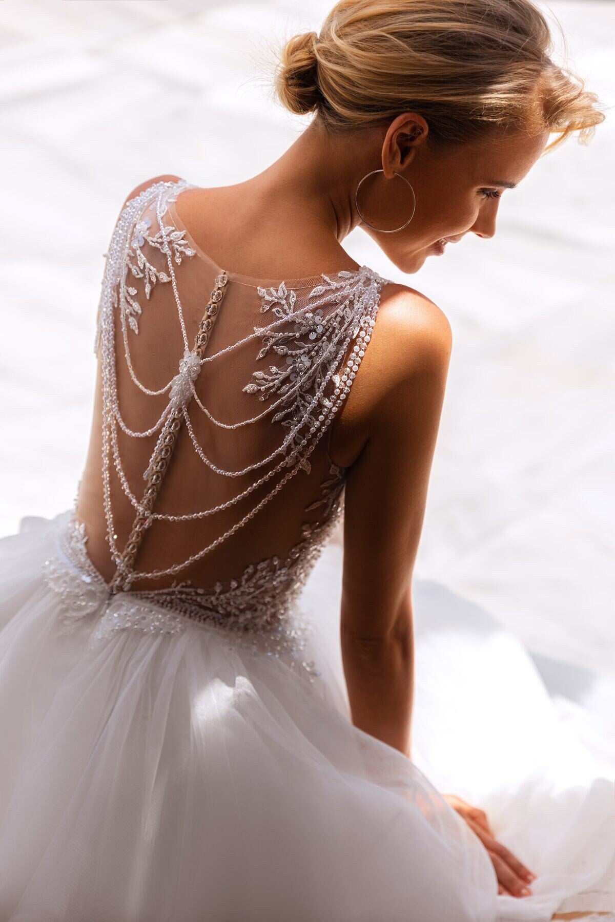 Beautiful ALine Sleeveless V Neck Illusion Back Beads Wedding Dress Bridal Gown Lace Tulle