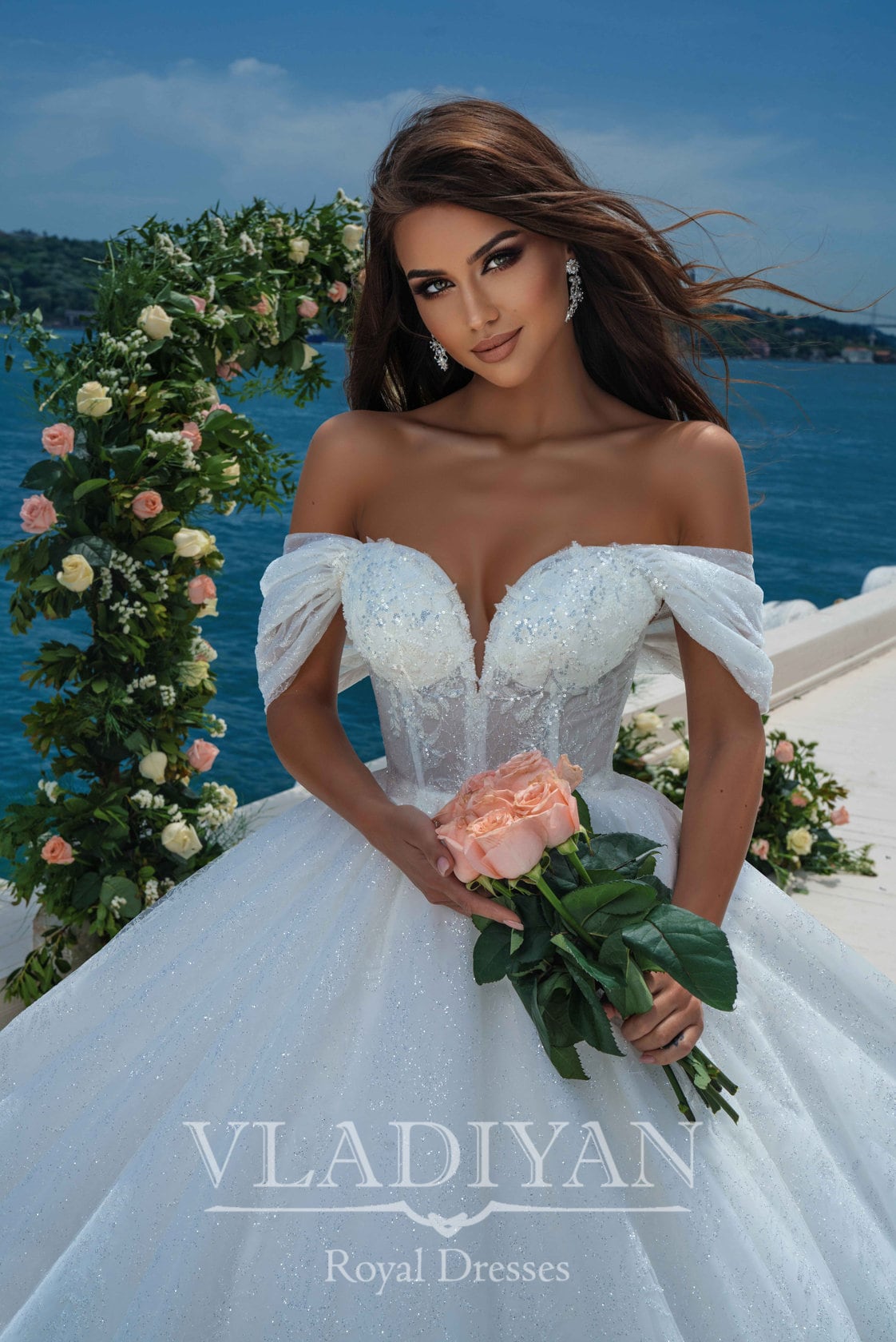 Luxury Princess Queen Off the Shoulder Busiter Corset Top Wedding Dress Bridal Gown Open Back Bare Shoulder Sparkle
