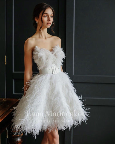 Modern Feathers Short Midi Sleeveless Strapless Wedding Dress Bridal Gown Unique Sweetheart Neckline Open Back Above the Knee