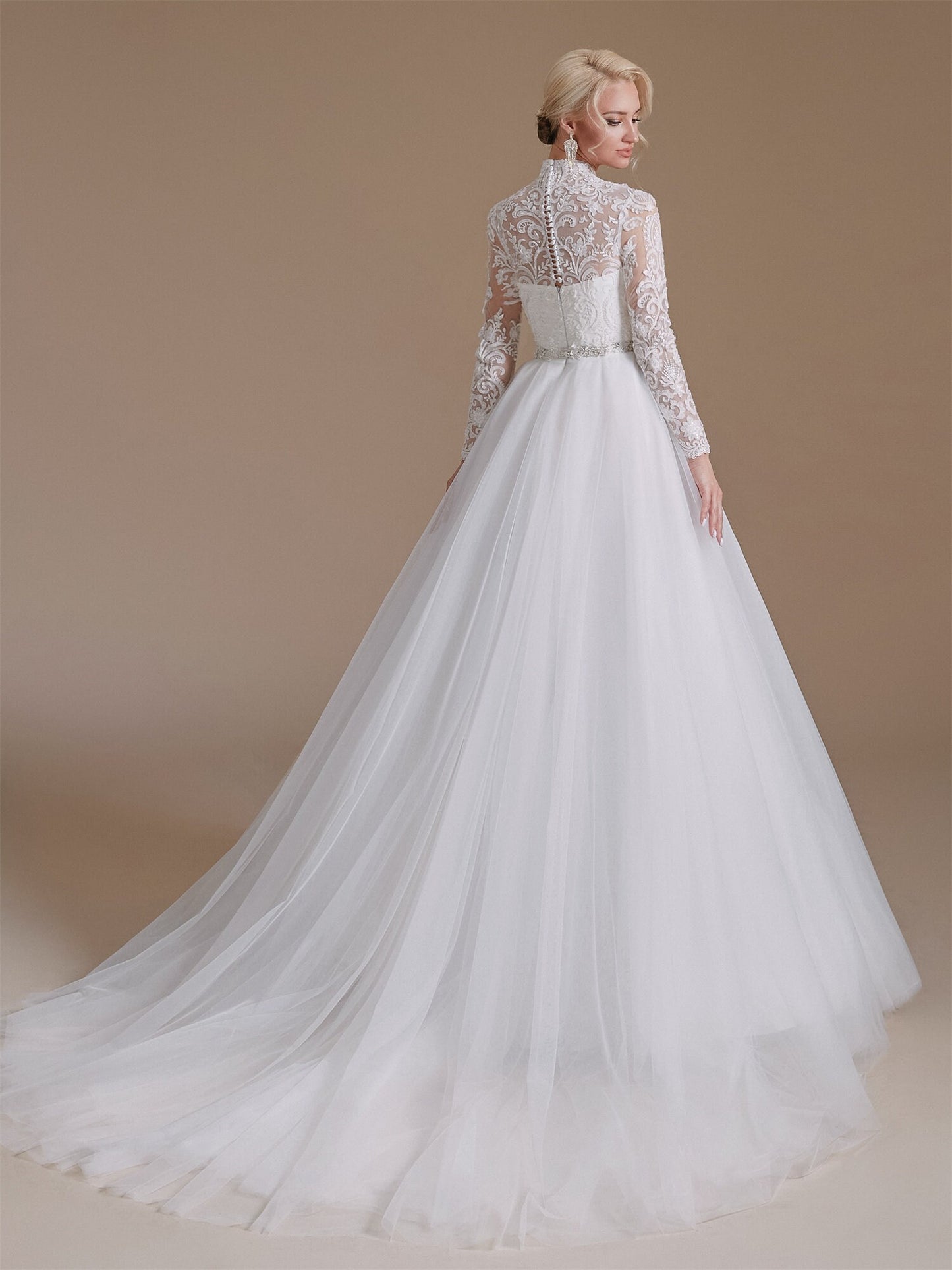 Long Sleeves High Neck Full A-Line Wedding Dress Bridal Gown Vintage Style with Tulle Train Buttons