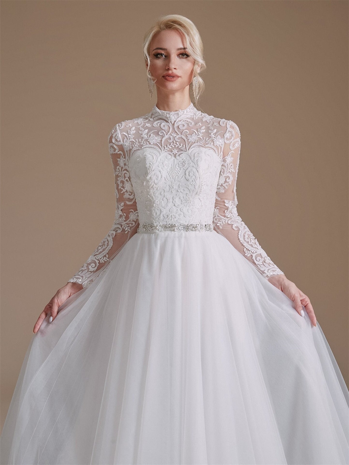 Long Sleeves High Neck Full A-Line Wedding Dress Bridal Gown Vintage Style with Tulle Train Buttons