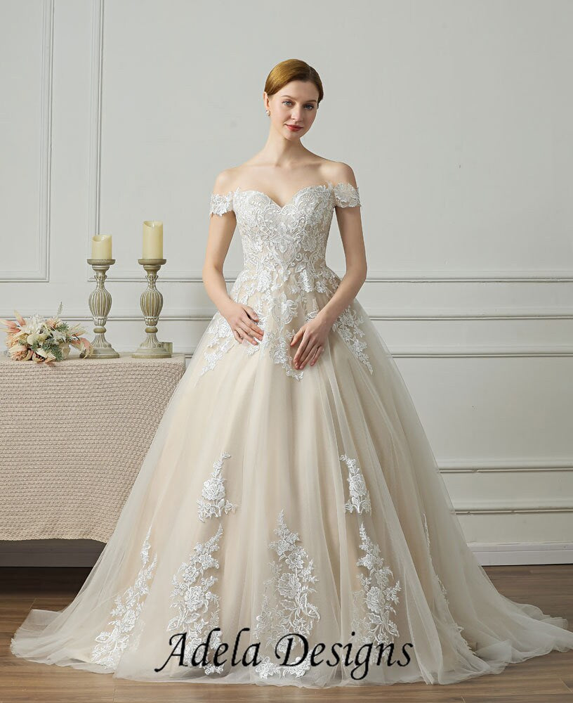 Classic Aline Off The Shoulder Open Back Bare Shoulders Lace Sweetheart Neckline Wedding Dress Bridal Gown with Train