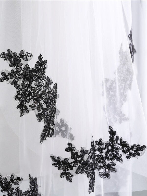 Unconventional Gothic Black and White Bridal Veils Soft Tulle Fingertip Wedding Veil Luxury 5 feet with Lace