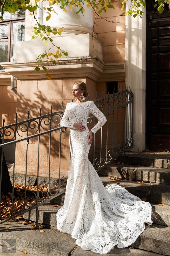 Stunning Luxury Modest High Neckline Long Lace Sleeves All Over Lace Mermaid Fitted Fit and Flare Boat Neckline Wedding Dress Bridal Gown
