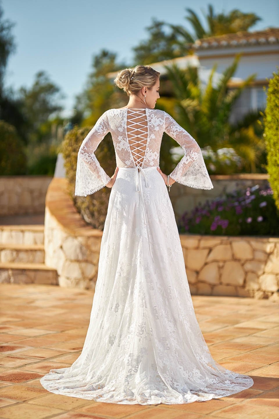 Simple Classic Boho Long Bell Lace Sleeves All Over Lace Sweetheart Aline Wedding Dress Bridal Gown Off White Ivory Beautiful Back Lace Up